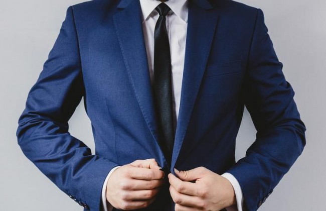 Не в спортивних костюмах та майках з декольте: суди просять дотримуватись дрес-коду