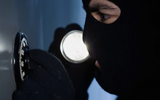 Дерзкий налет на салон красоты в Киеве: злоумышленники вынесли крупную сумму