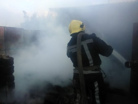 В Киевской области горела пятиэтажка, фото