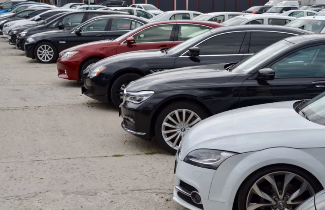 В Украине резко сократилась продажа дорогих автомобилей