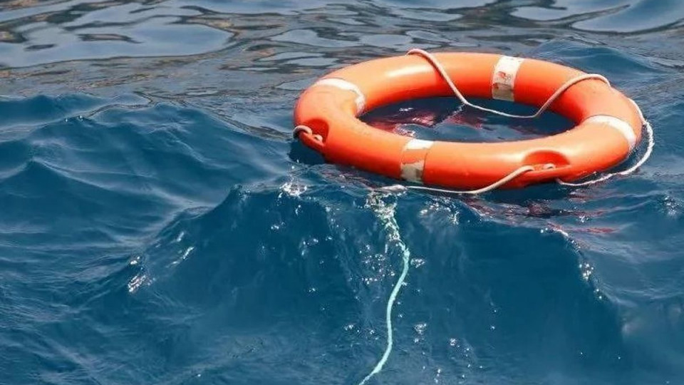 На пляже в Одессе спасли двух девушек: одна уплыла слишком далеко, вторая — хотела покончить с собой