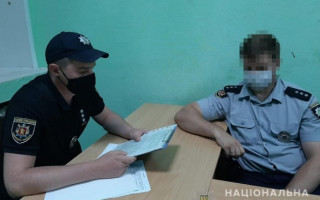 Мелитопольский коп заплатит штраф за пребывание в супермаркете без маски: видео