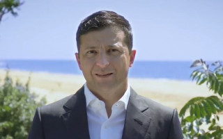 Володимир Зеленський привітав громадян з Днем Конституції України