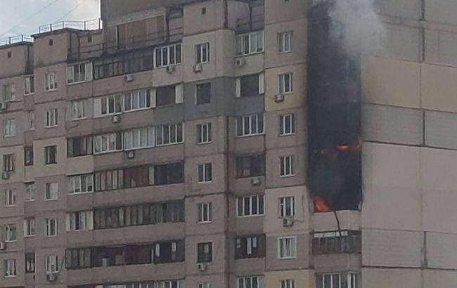 У Києві на Позняках сталася чергова пожежа: є деталі та фото