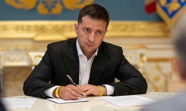 Зеленский присвоил 11 украинским юристам звание заслуженных