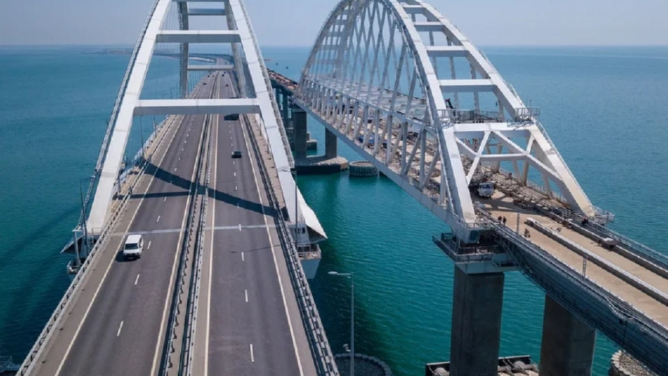 По Крымскому мосту пустят грузовые поезда: приедет ли Путин