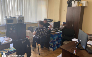 Колишні посадовці суду незаконно виплатили премії на понад 1 млн гривень, — ДБР