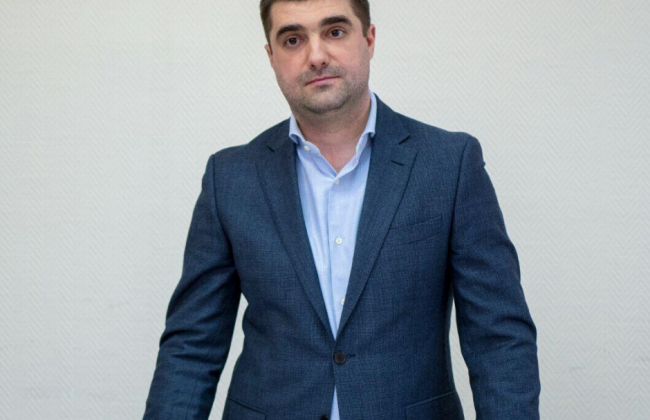 Уничтожил документы и избил: зам главного архитектора Киева рассказал о нападении депутата