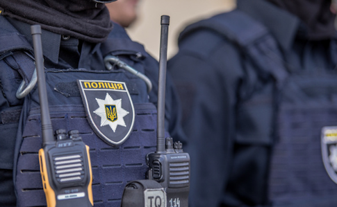 В Киеве нетрезвый коп устроил уличные беспорядки