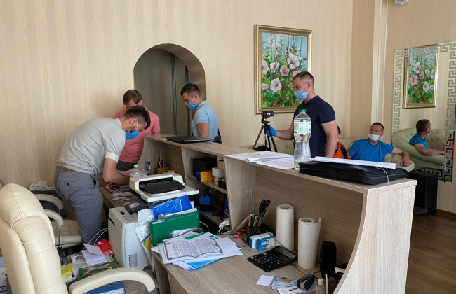 Протистояння між Радою адвокатів Київської області та НАБУ триває: результати обшуків