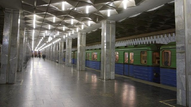 В Харькове неадекват набросился с кулаками на работника метро
