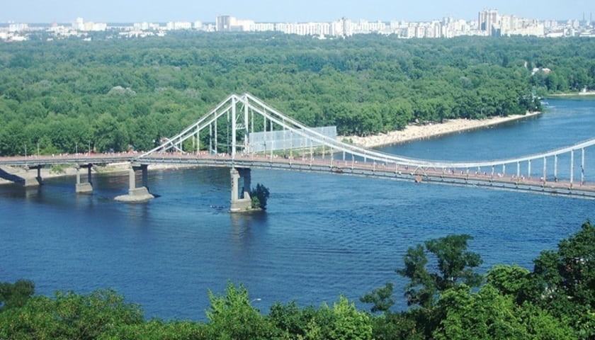 В Киеве мелеет Днепр: качество воды ухудшается с каждым годом