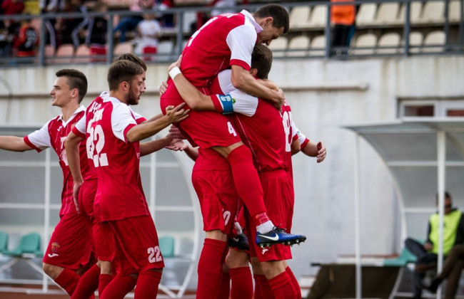 В футбольном клубе «Металлург» вспышка коронавируса