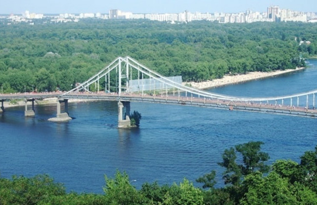 В Киеве мелеет Днепр: качество воды ухудшается с каждым годом