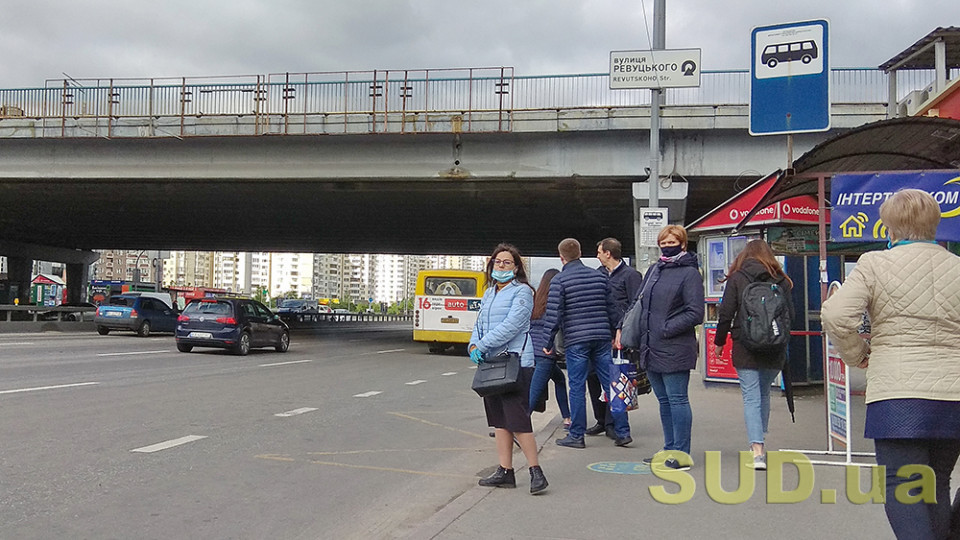 В Киеве водитель троллейбуса набросилась с кулаками на пассажира