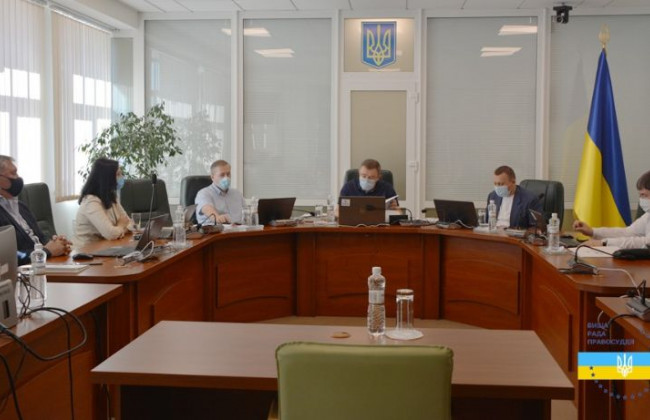 Справи проти голови ДСА Зеновія Холоднюка: які рішення прийняла Комісія