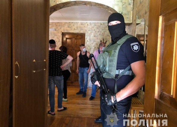 На Прикарпатті викрили «реабілітаційні центри», де незаконно утримували людей за гроші родичів