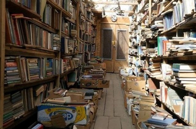 В Киеве устроили протест против закрытия книжного рынка «Петровка»