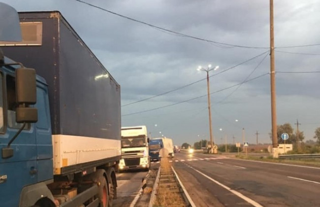 Водителей массово штрафуют за перегруз: зафиксированы антирекорды