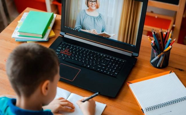 Школы не готовы к дистанционному обучению с сентября – Зеленский