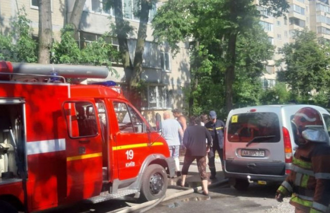 В столичной высотке вспыхнул серьезный пожар