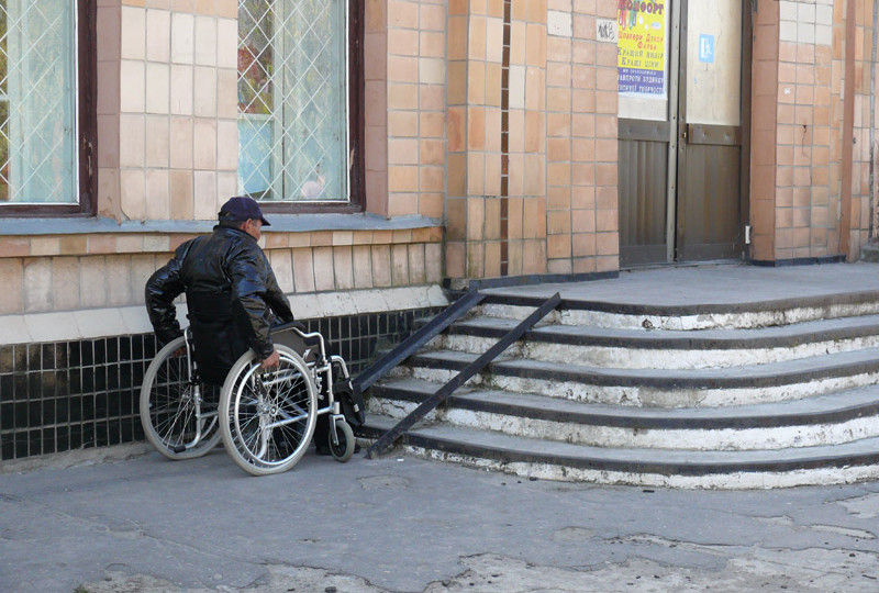Раді пропонують вирішити житлові проблеми осіб з інвалідністю