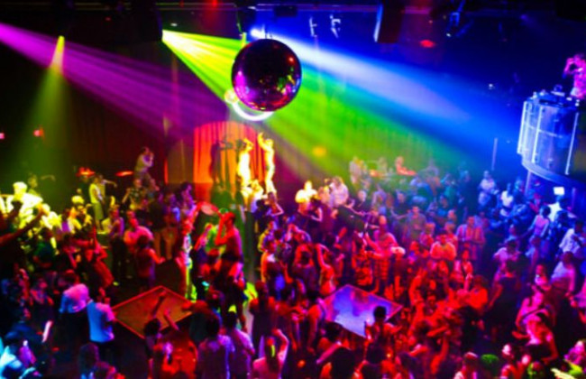 Ночные клубы и рестораны Киева и Одессы нарушают запрет Кабмина