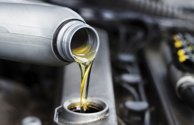 7 способов замены моторного масла в автомобиле: плюсы и минусы каждого