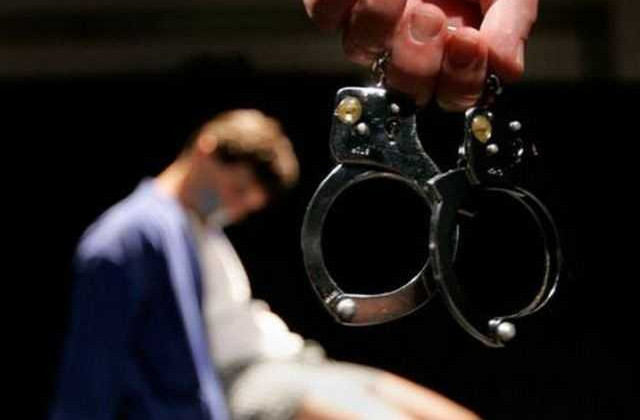 Працівника поліції підозрюють у вимаганні майна на суму 1 млн гривень