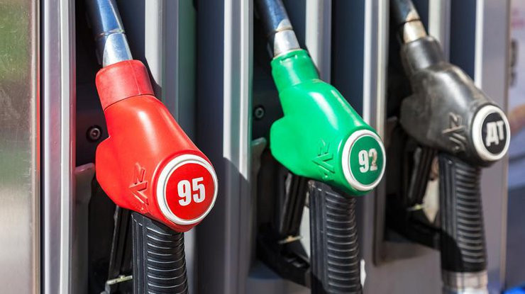АЗС продолжили повышать цены на бензин и дизтопливо