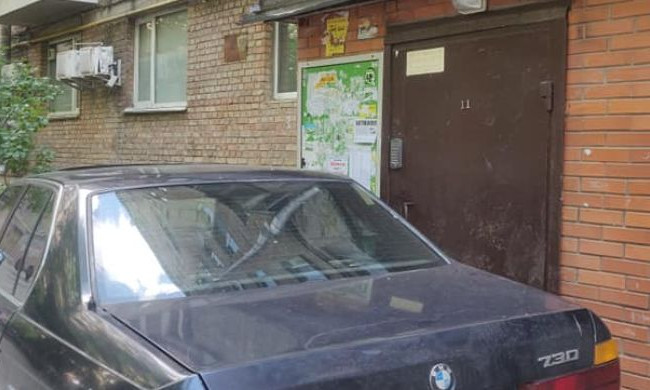 Киевлян возмутил «герой парковки» на BMW, фото