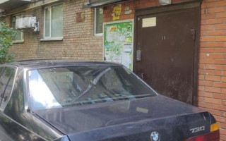 Киевлян возмутил «герой парковки» на BMW, фото