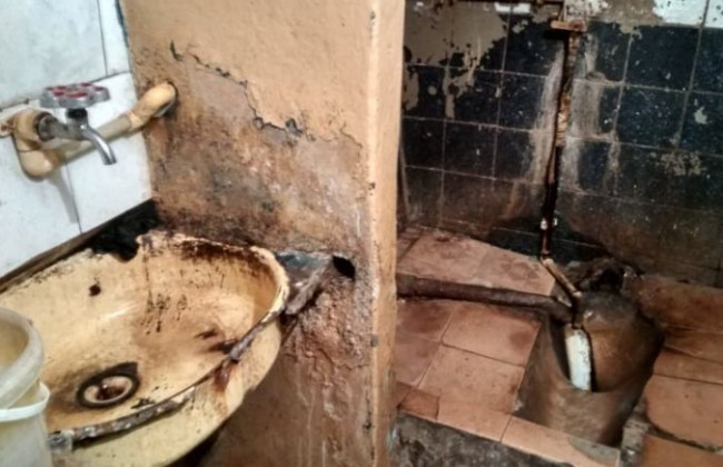 Пліснява, грибок та переповнені камери: жахи Харківського СІЗО, фото