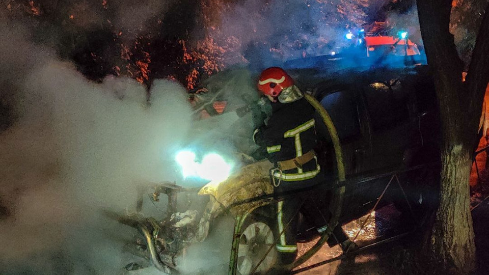 В Киеве ночью опять горели автомобили: фото