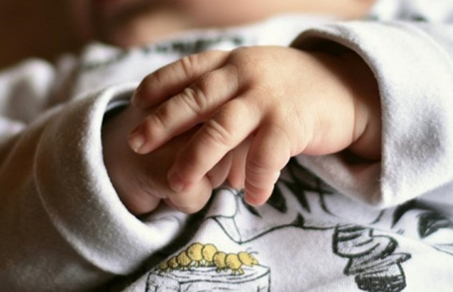 Під Києвом немовля викинули у сміттєвий бак: що відомо про жахливий інцидент