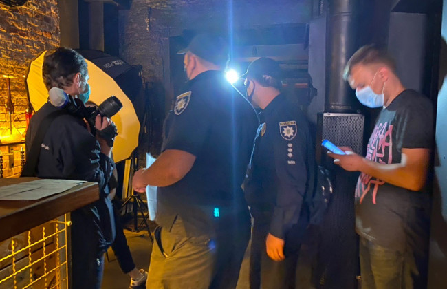 В Харькове прошел рейд по ночным клубам, барам и ресторанам: видео