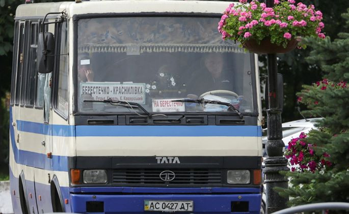 Захват террористом автобуса с заложниками в Луцке: первые результаты переговоров