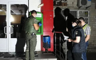 У Києві банкомат злетів у повітря: невідомі знову влаштували вибух