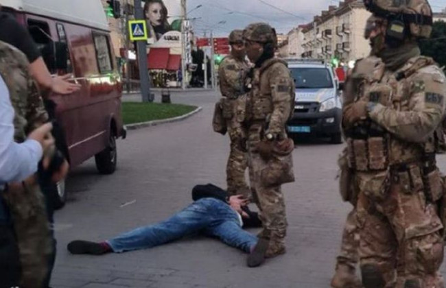 Как штурмовали автобус с заложниками в Луцке: появилось видео