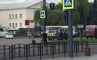 В Луцке террорист захватил автобус с заложниками: онлайн-трансляция