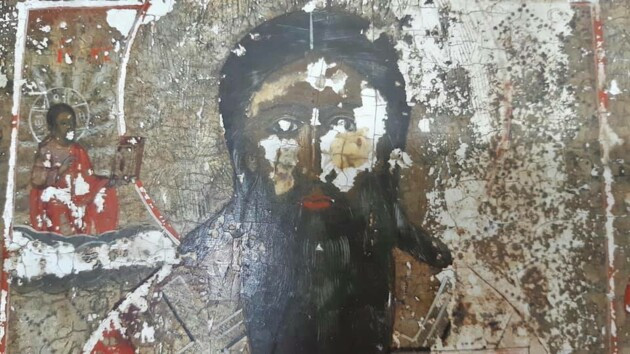 Отправили под видом планшета: в Киеве в посылке нашли старинную икону, фото