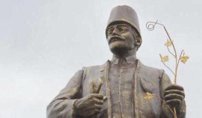 Декомунізація по-одеськи: пам’ятник Леніну переодягнули