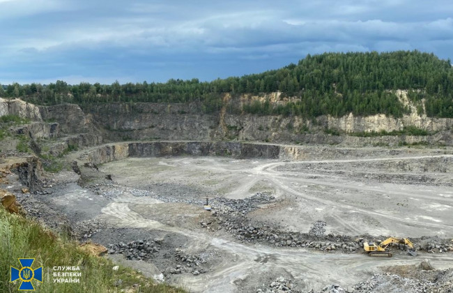 На Житомирщині викрили незаконний видобуток граніту