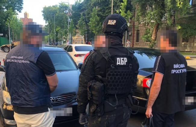 Працівник СБУ займався сутенерством: що відомо