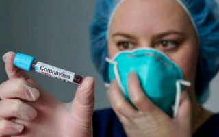 В Україні втричі знизилася кількість медиків, хворих на COVID-19