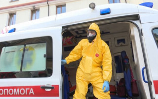 Українським медзакладам виплатили кошти за лікування хворих на COVID-19