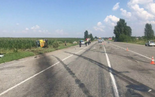 На Київщині жінка на Nissan Qashqai виїхала під фуру, відео