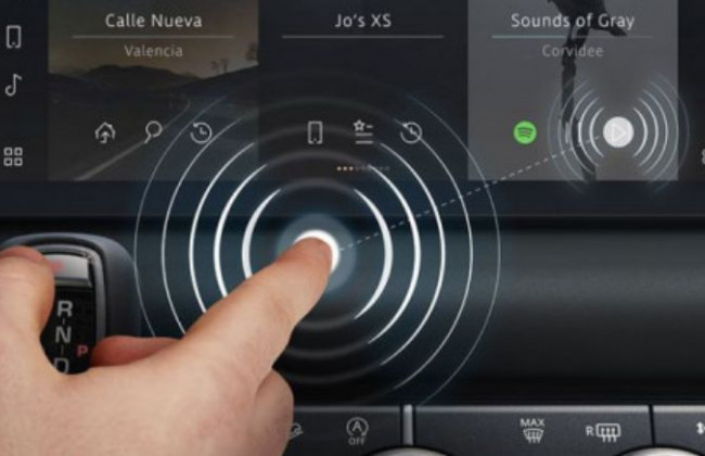 Почему сенсорных экранов все больше в автомобилях: есть причина