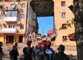 Двох комунальників підозрюють в обвалі будинку в Дрогобичі