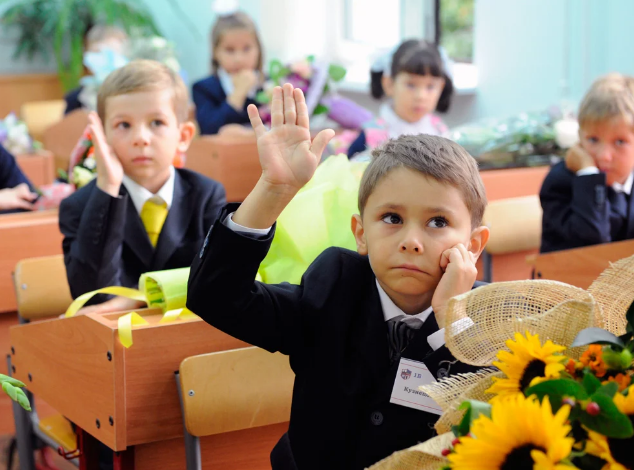 Киевских школьников обяжут исполнять гимн перед уроками